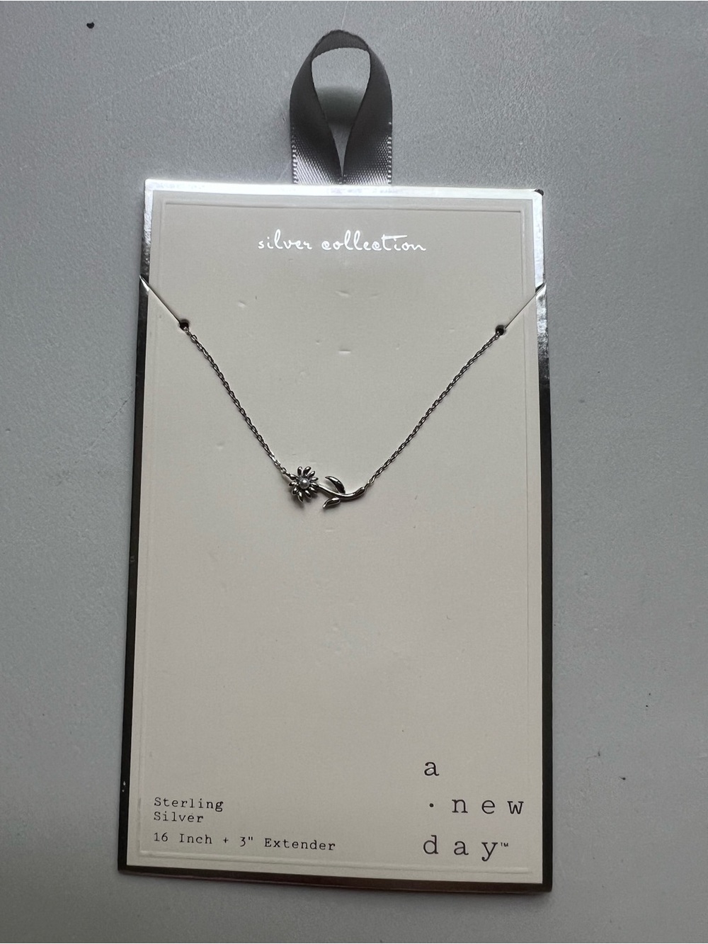 a new day Silver Daisy and Leaf Necklace